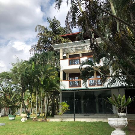 Amani Lake Resort Panadura Esterno foto